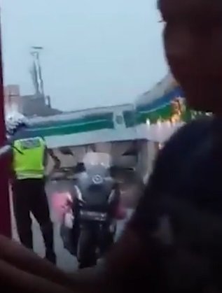 viral sopir truk kena tilang mau bayar denda ditolak polisi minta 1 karung bawang