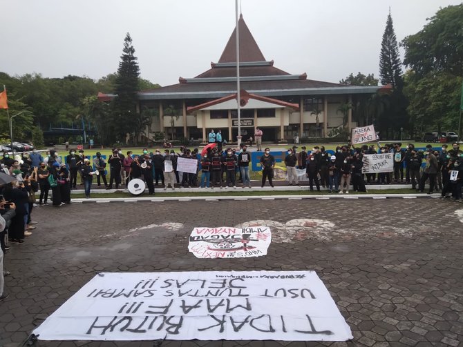 mahasiswa uns tuntut kejelasan tewasnya peserta diklatsar menwa