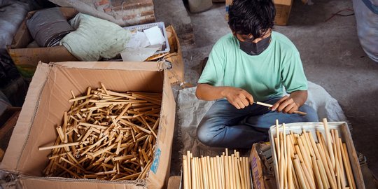 Pembuatan Sedotan Bambu Ramah Lingkungan, Tembus Pasar Amerika hingga Eropa