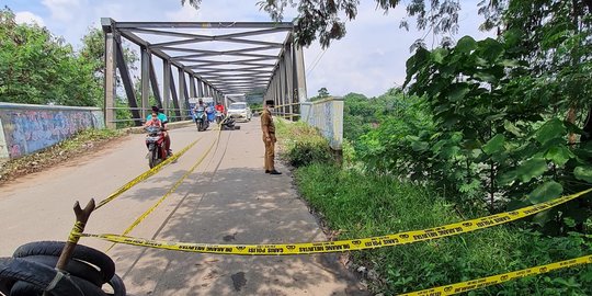 Hati-hati Melintas, Jembatan Cipamingkis Bekasi Kembali Amblas