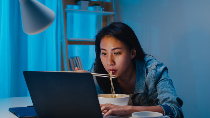 5 kebiasaan malam hari yang sering dilakukan orang indonesia mana yang kamu banget