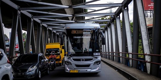 Bus Pengganti Angkot Resmi Mengaspal Di Kota Bogor | Merdeka.com