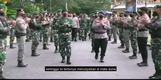 Video Kapolri Listyo Digendong TNI saat ke Papua, Bentuk Penghormatan & Sinergi