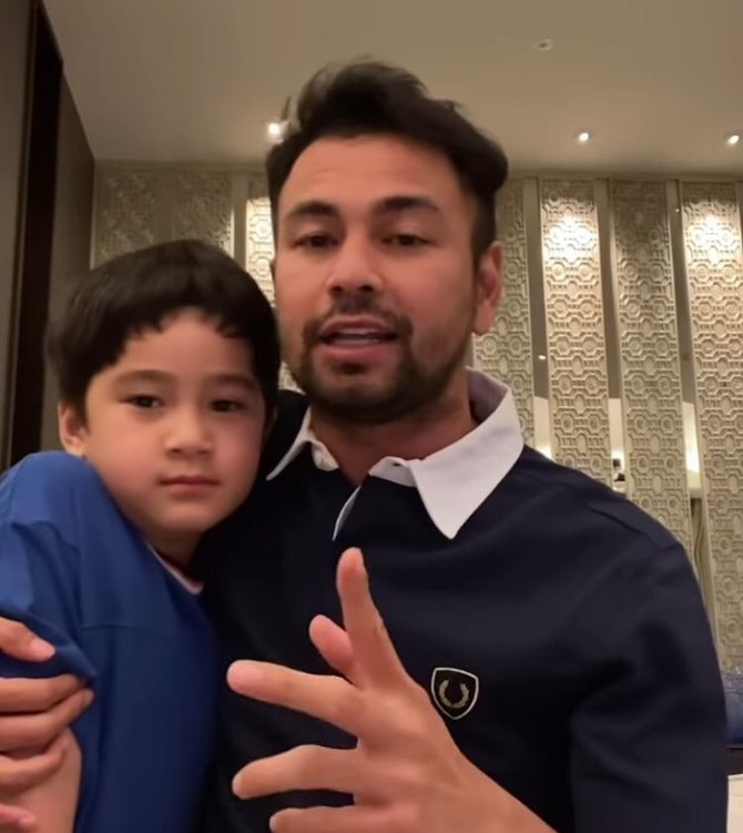 raffi kurung rafathar di kamar mandi