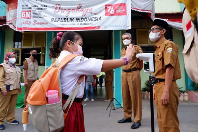 wakil wali kota eti herawati kunjungi sd negeri kramat