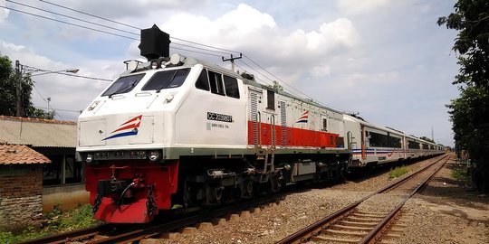 Syarat Naik Kereta Jarak Jauh, Penumpang Bisa Pilih Tes PCR atau Antigen