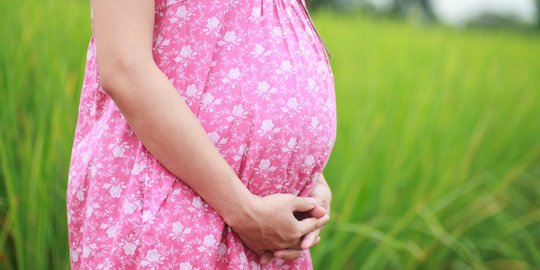 Dirayakan Tiga Bulan Berturut-turut, Ini Cara Keluarga Jawa Sambut Kehamilan Pertama