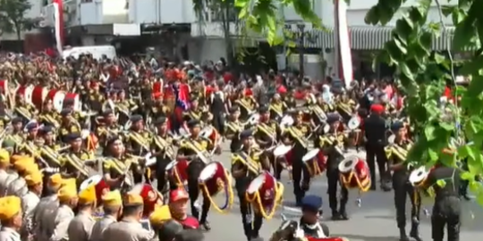 Bikin Kangen, Ini Kemeriahan Parade Juang Hari Pahlawan di Surabaya sebelum Pandemi