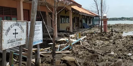 Sekolah Dasar di Demak Hancur Terkena Banjir Rob, Begini Nasib Para Siswanya