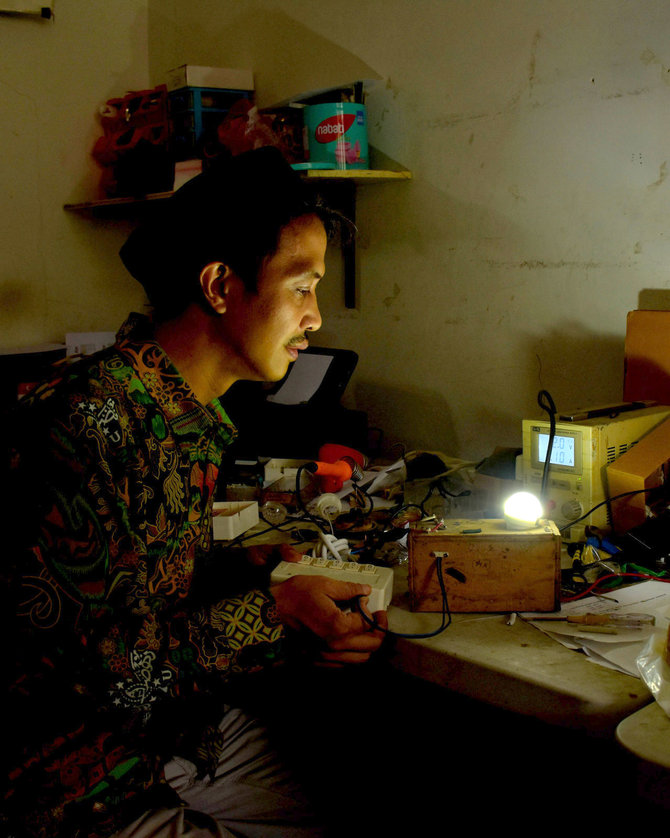 lampu limar karya santri