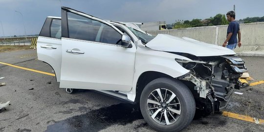 Vanessa Angel dan Suami Alami Kecelakaan di Tol Nganjuk