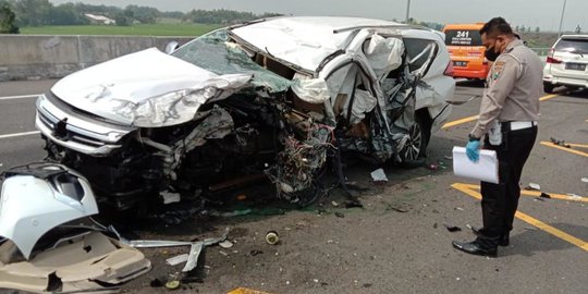 Vanessa Angel Kecelakaan Di Tol Dan Meninggal Dunia, Bayinya Selamat ...