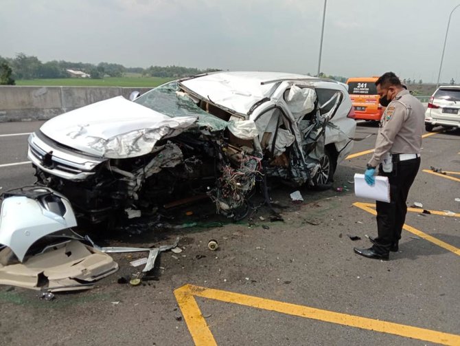 6 Penyebab Kecelakaan Tunggal Di Jalan Tol Yang Perlu Diwaspadai ...