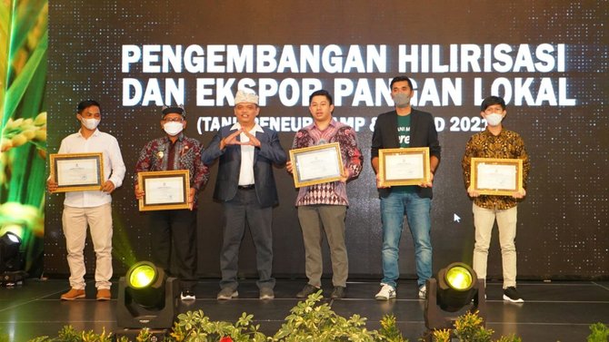 Wakil Bupati Banyuwangi Raih Penghargaan Tanipreneur