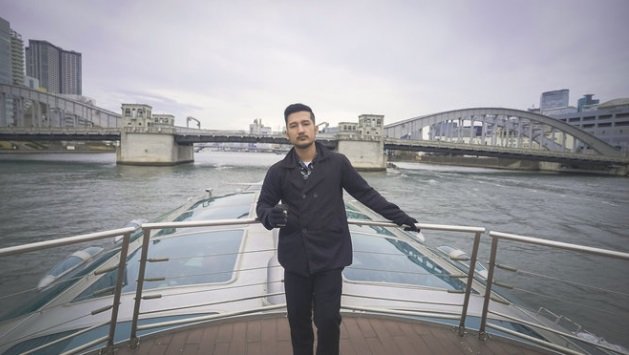 mengupas sosok crazy rich surabaya tom liwafa kini istrinya urus anak vanessa angel