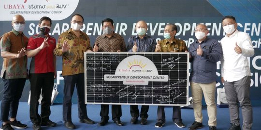 Utomo SolaRUV dan Universitas Surabaya Resmikan Solarpreneur Development Center