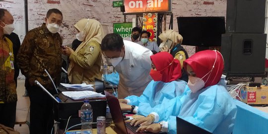 123,82 Juta Orang Telah Menerima Vaksin Dosis Pertama