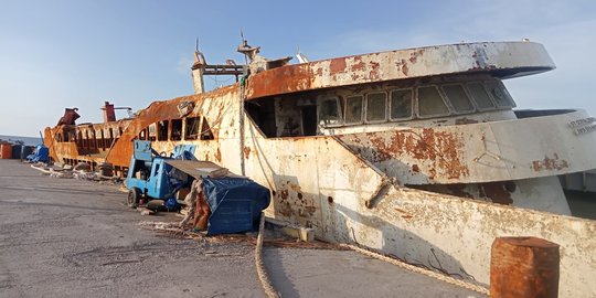Karam Dihantam Seroja, Bangkai Kapal Cantika 10 C Berhasil Dievakuasi