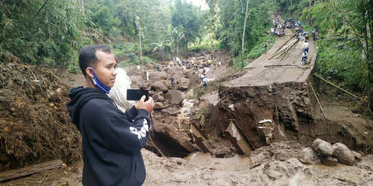 Banjir Bandang Terjang Sukaresmi Garut, Ratusan Warga Terisolasi