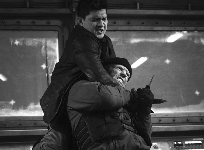 banjir pujian ini momen iko uwais adu akting dengan jason statham