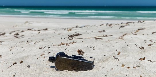 Wanita Ini Temukan Pesan dalam Botol Berusia 34 Tahun di Pantai, Ini Isi Pesannya