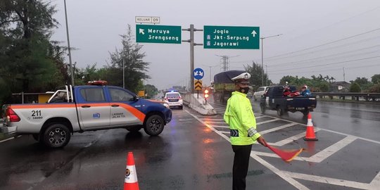 Banjir Surut, Pintu Keluar Tol Meruya Dibuka Kembali