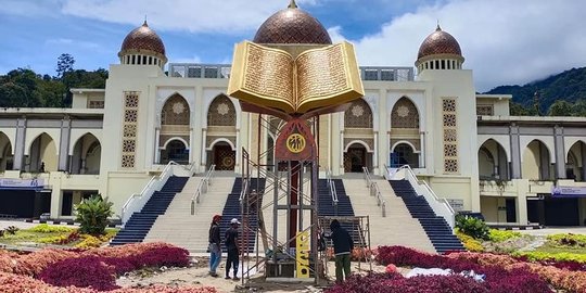 Ada Alquran Raksasa di Padang Panjang Sumbar