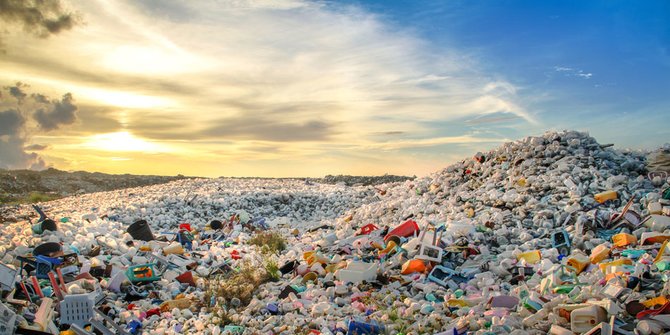 5 Bahaya Sampah Plastik Bagi Lingkungan & Kesehatan Makhluk Hidup ...