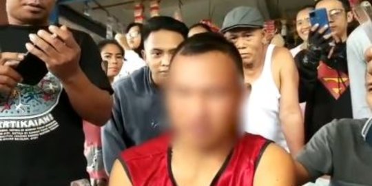 Viral Video Pria Dihakimi Warga, Diduga Tertangkap Basah Cabuli Remaja