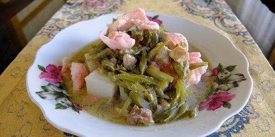 Resep Lontong Gulai Tauco Khas Padang