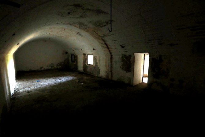 benteng kedung cowek surabaya saksi bisu pertempuran 10 november 1945