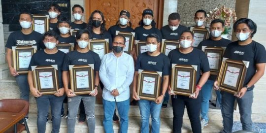 Wali Kota Beri Penghargaan Pada 15 Personel Jatanras Polrestabes Makassar