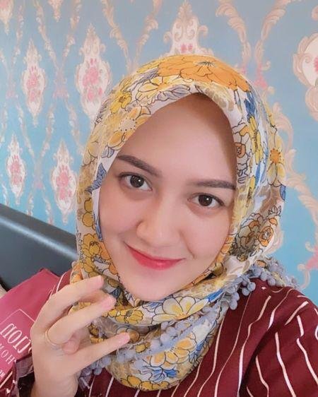 happy asmara pakai hijab