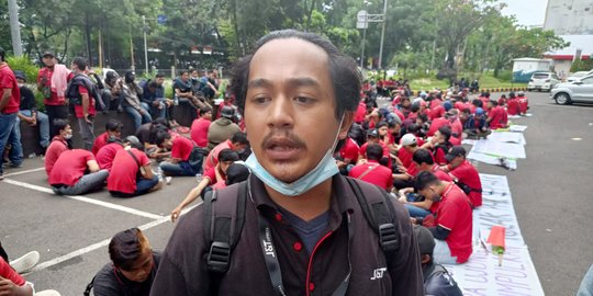 Tuntut Pembatalan PHK, Ratusan Pekerja Perusahaan Ekspedisi di Tangerang Gelar Demo