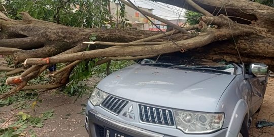 13 Rumah di Semarang Rusak Akibat Angin Kencang