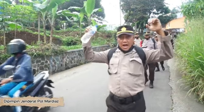 heri gondrong polisi ditakuti penjahatsaat pendidikan tetap kawal jendral mardiaz k