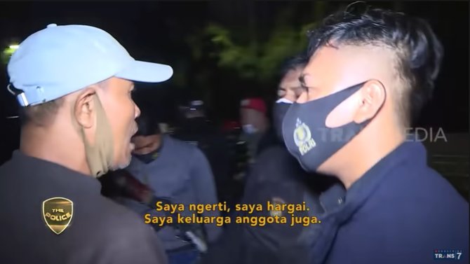pria ini ngamuk tak terima dituduh bohong sama polisi situasi langsung panas