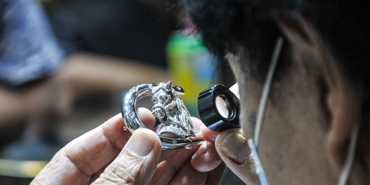 Daya Beli Berlian Merosot