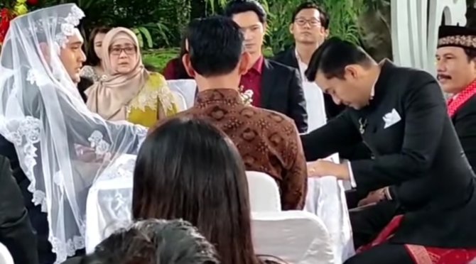 potret yasmin napper amp giorgino abraham menikah di love story the series bikin baper