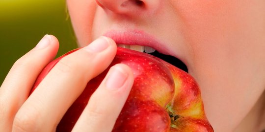 7 Manfaat Konsumsi Apel Setiap Hari, Bantu Turunkan Berat Badan