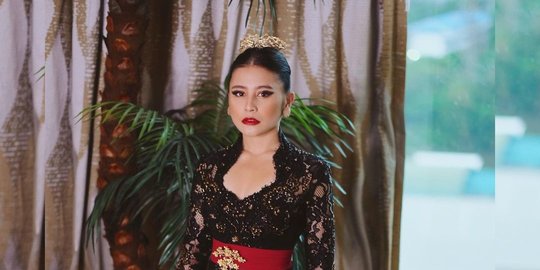 Potret Cantik Prilly Latuconsina Berkebaya Hitam, Banjir Pujian Para Artis