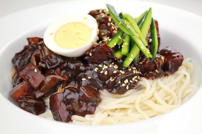 ilustrasi jjajangmyeon