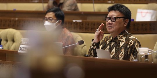 Tjahjo Soal Reshuffle: Sebagai Pembantu Presiden Kita 'TNI', Taat Nurut Instruksi