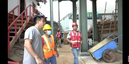 Pantau Pembangunan Rumah Baru, Baim Wong Syok Ada Warung di Dalamnya