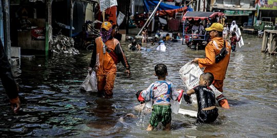 Waspada Banjir, BMKG Sebut 3 Hari ke Depan Jakarta akan Diguyur Hujan Lebat