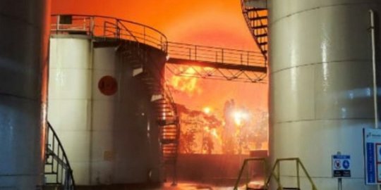 Pertamina Maksimalkan Pemadaman Tangki Di Kilang Cilacap Merdeka Com