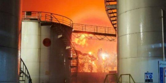 Tangki Pertamina Terbakar di Cilacap Berisi Pertalite