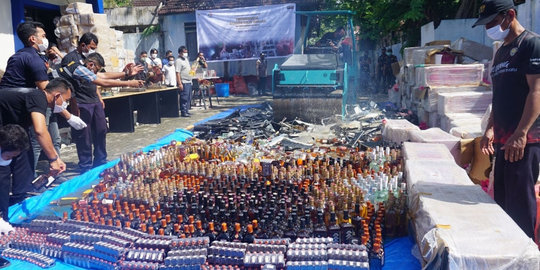 Lagi, Bea Cukai Musnahkan Barang Ilegal Senilai Miliaran Rupiah