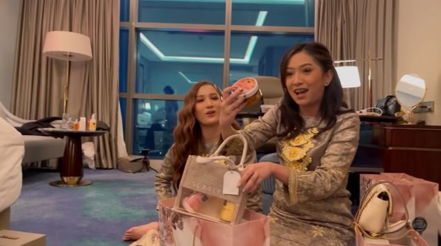 ada gelang hingga produk makeup ini 6 isi souvenir pernikahan ria ricis amp teuku ryan