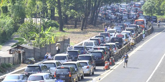 Cegah Kemacetan, Arus Lalu Lintas di Puncak Diberlakukan Satu Arah untuk Turun